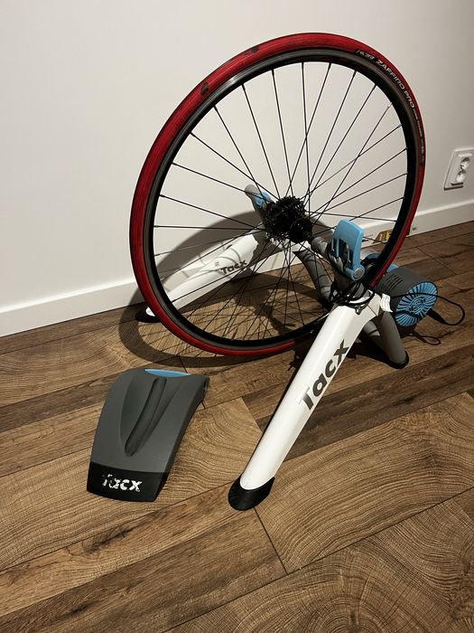 Trenażer Tacx Flow Smart T2240 – stan dobry + gratis koło