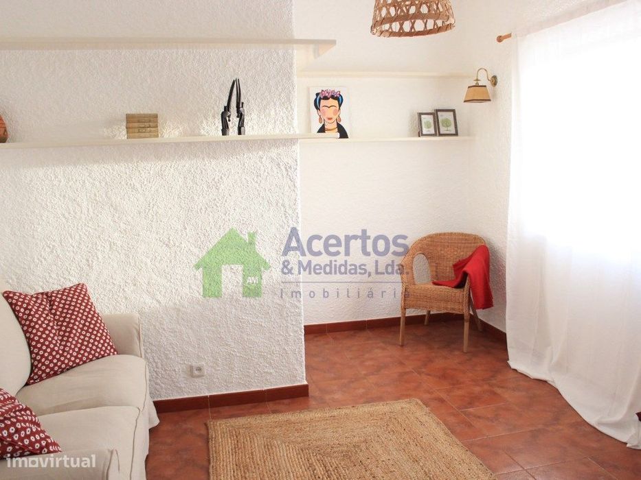 Moradia Centro Histórico | Atouguia Da Baleia