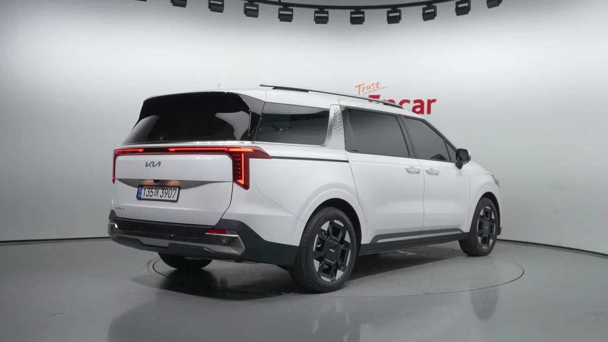 2024 Kia Carnival 2.2 дизель