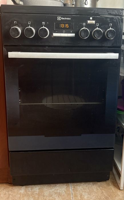 Плита електрична Electrolux EKC954908K