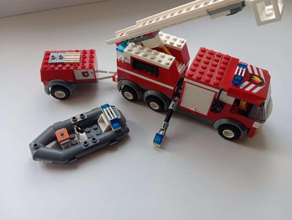 Lego 7239 Fire truck (2005 рік)