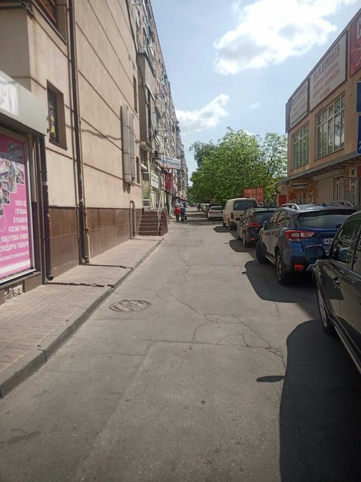 Продам комерційну нерухомість на Ближньому Замості