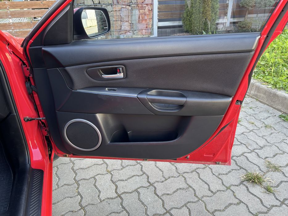 Mazda 3     1.6 газ/бензин