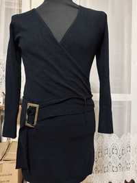Suknia/tunika czarna wełniana ze złotą klamrą L XL