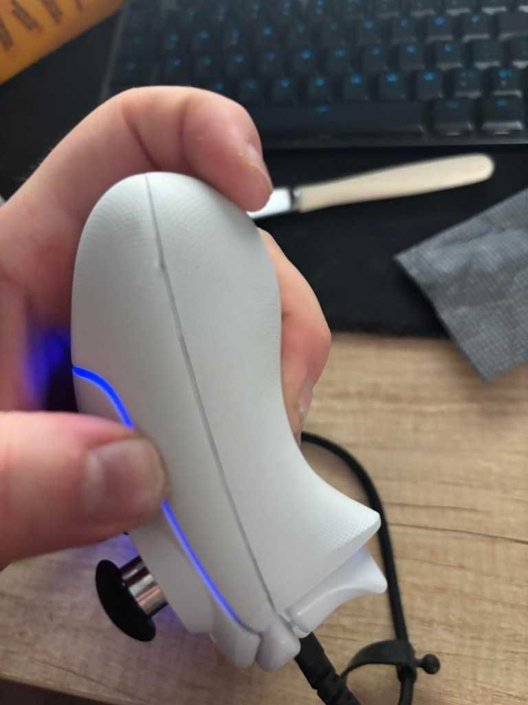 Pad Razer wolverine V2 Chroma