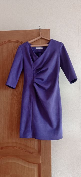 Продам фіолетову сукню та брошку з аметистом