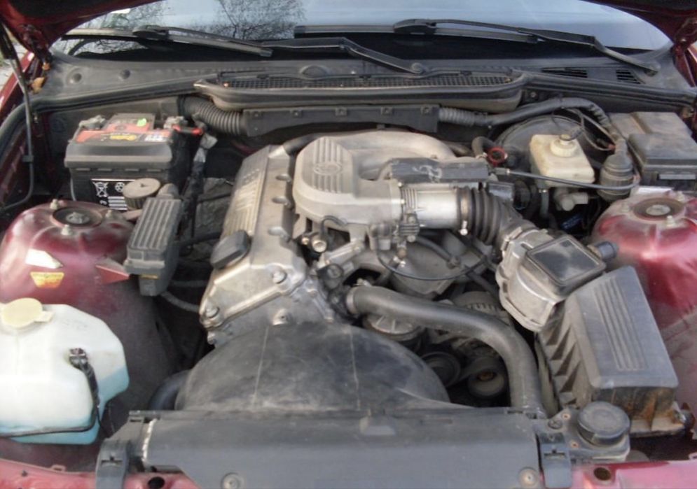 BMW E36 1.6 M43B16 102KM przebieg 215 tys km , cały kompletny