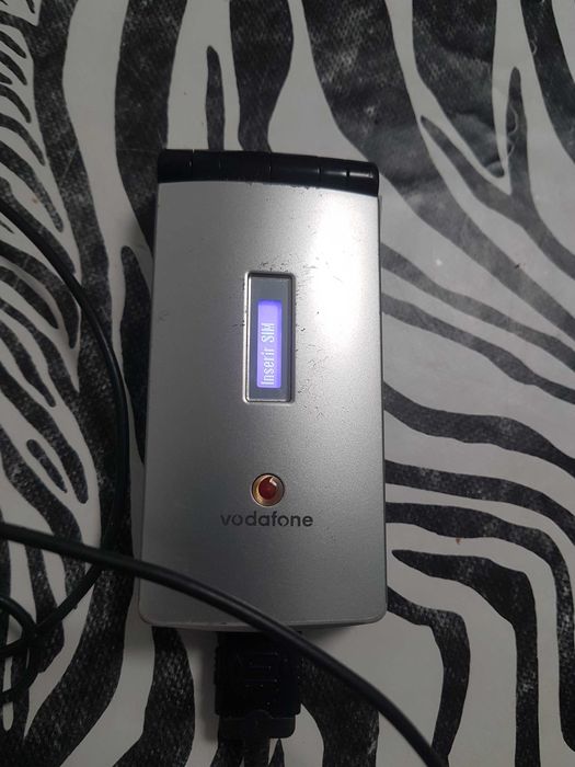 Telemóveis samsung gte 2200 e vodafone by sharp
