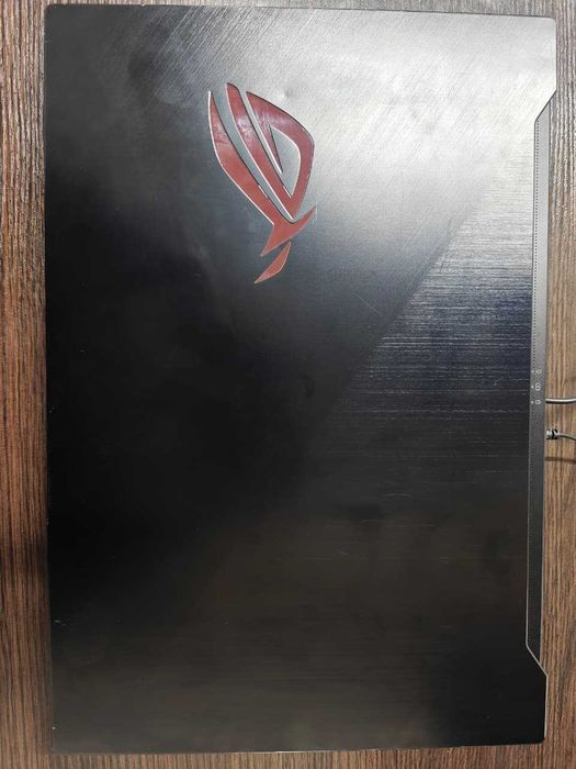 Asus ROG Zephyrus S17, Core i7, RTX 2060, 32Ram/1Tb.