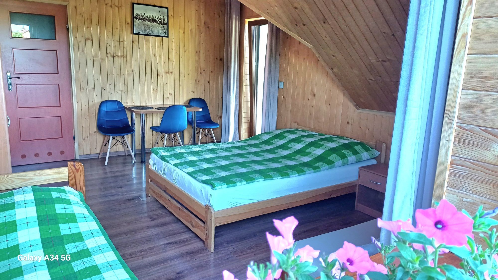Pokoje do wynajęcia Zielone Wzgórze  nad jeziorem Białym.