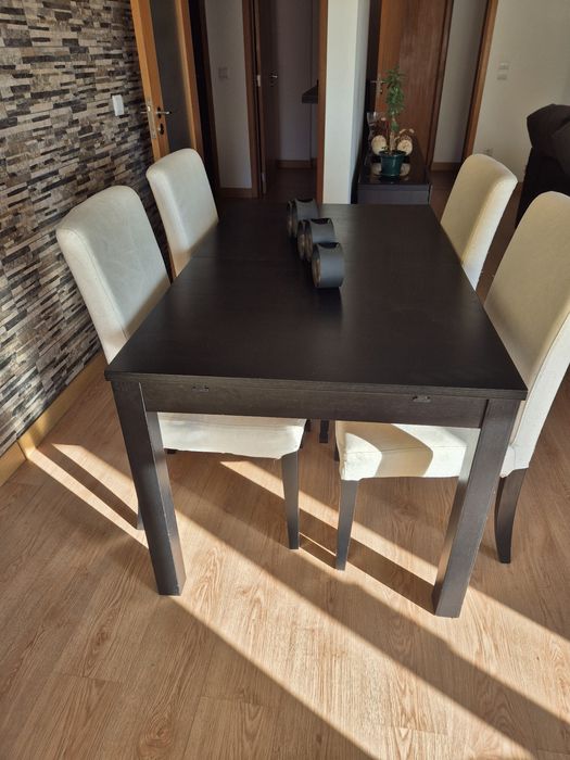 Conjunto de mesa e cadeiras IKEA
