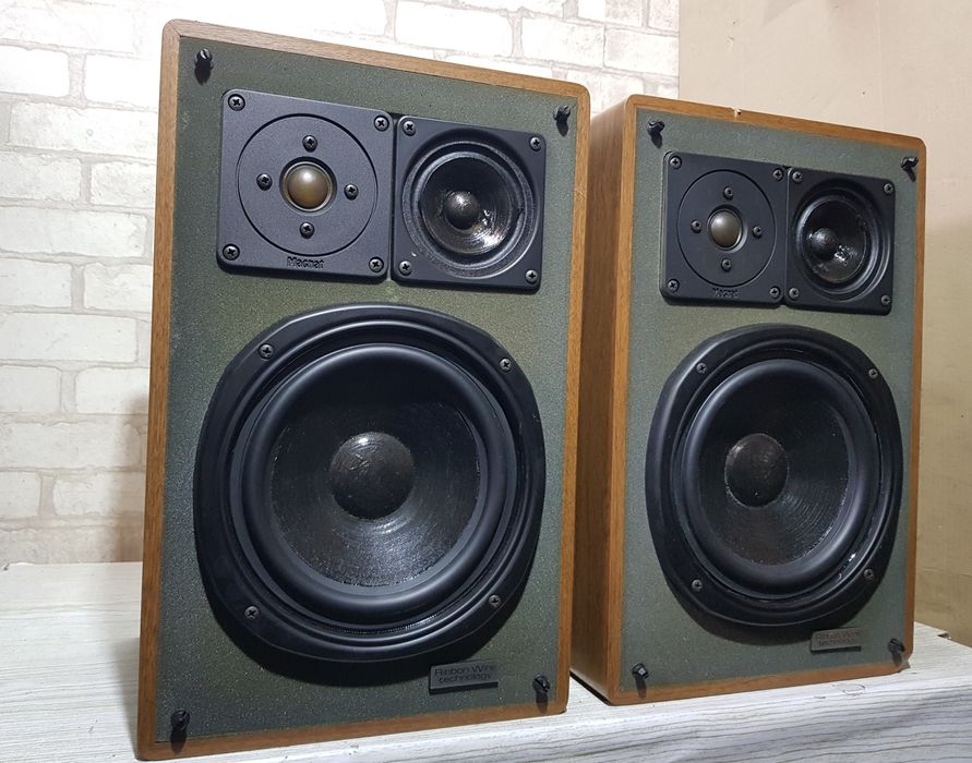 Полична акустика/полочная  Magnat All-Ribbon 3 б/у з Німеччини