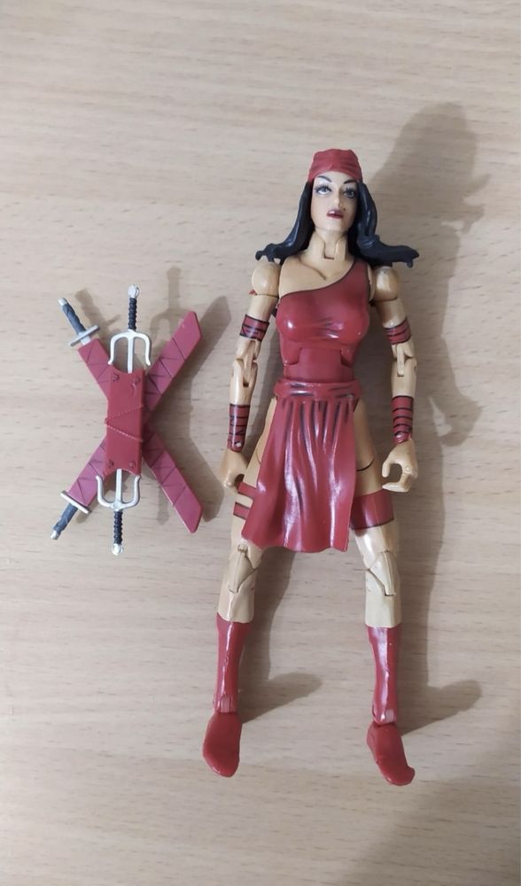 Фигурка игрушка Marvel legends Avengers Captain Marvel Elektra