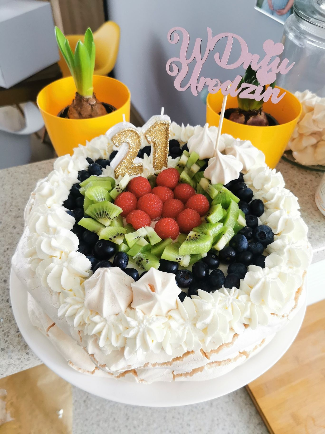 Beza pavlova torty bezowe