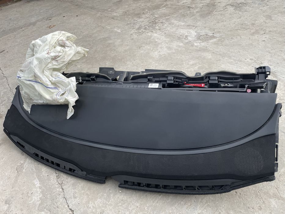 Продам панель Tesla model 3.2023.ПОД ВОСТАНОВЛЕНИЯ