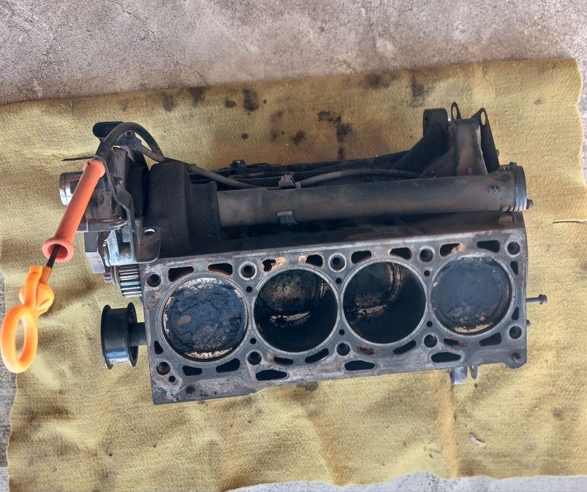 Двигатель на Volkswagen bora BCB на запчасти