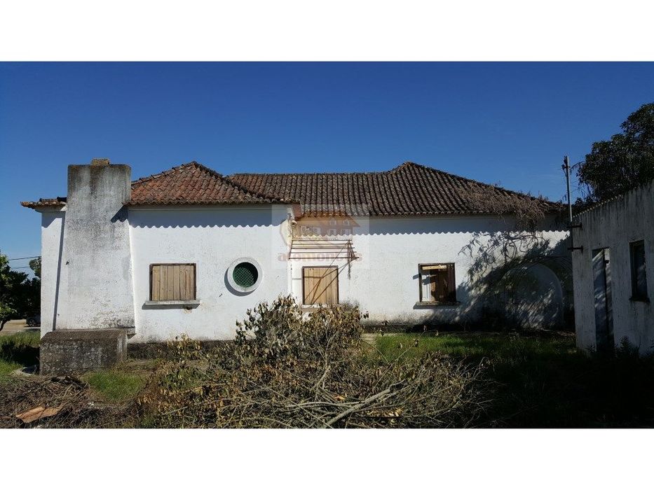 Casa senhorial em aldeia histórica a 45 minutos das praias