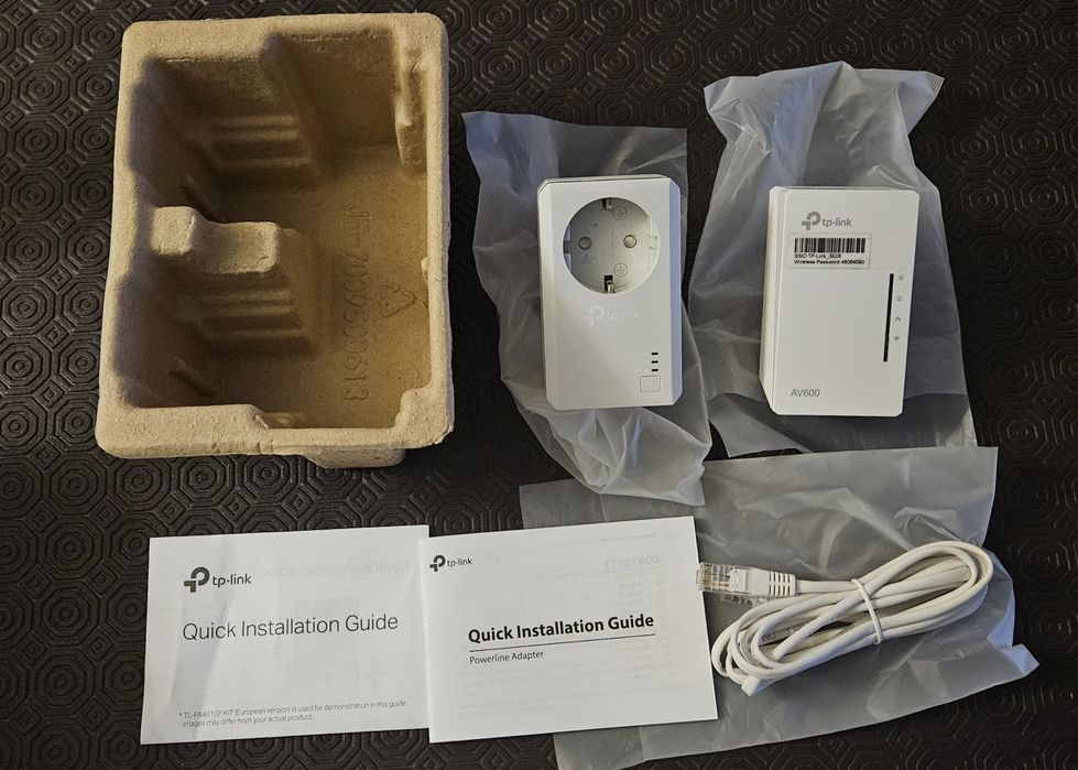 Tp-link Powerline Wi-Fi kit 
600 Mbps powerline
300 Mbp