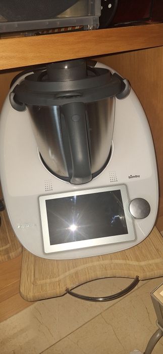 Bimby TM6 com Mandolina, livros de receitas e saco transporte