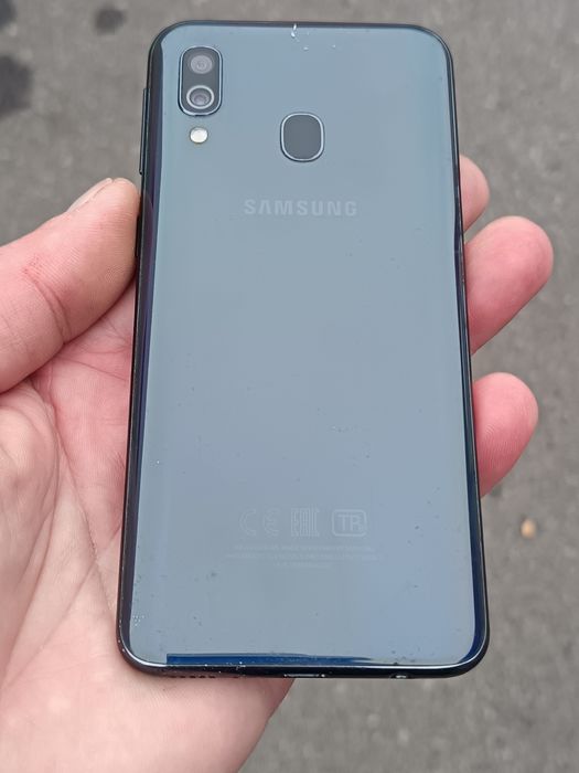 Samsung A40 4/64 gb