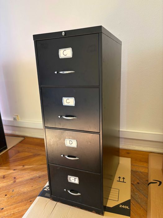 Arquivador Metálico Preto de 4 gavetas