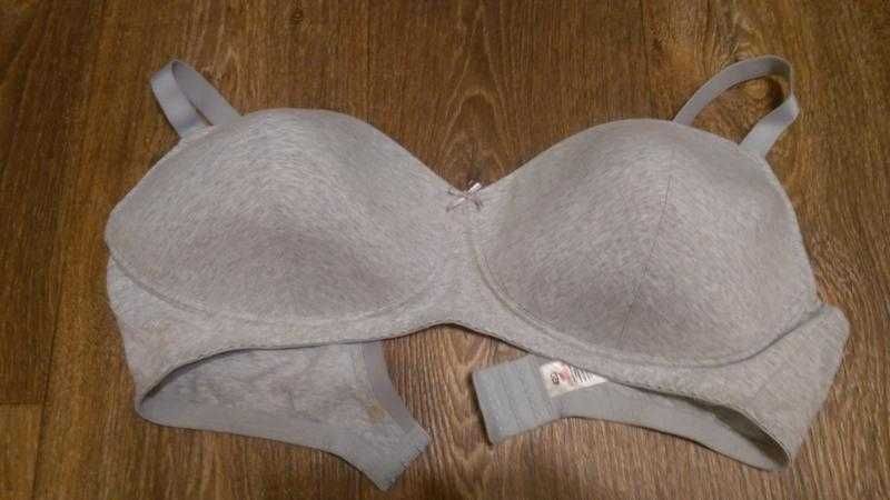 Фирменный бюстгальтер 42d