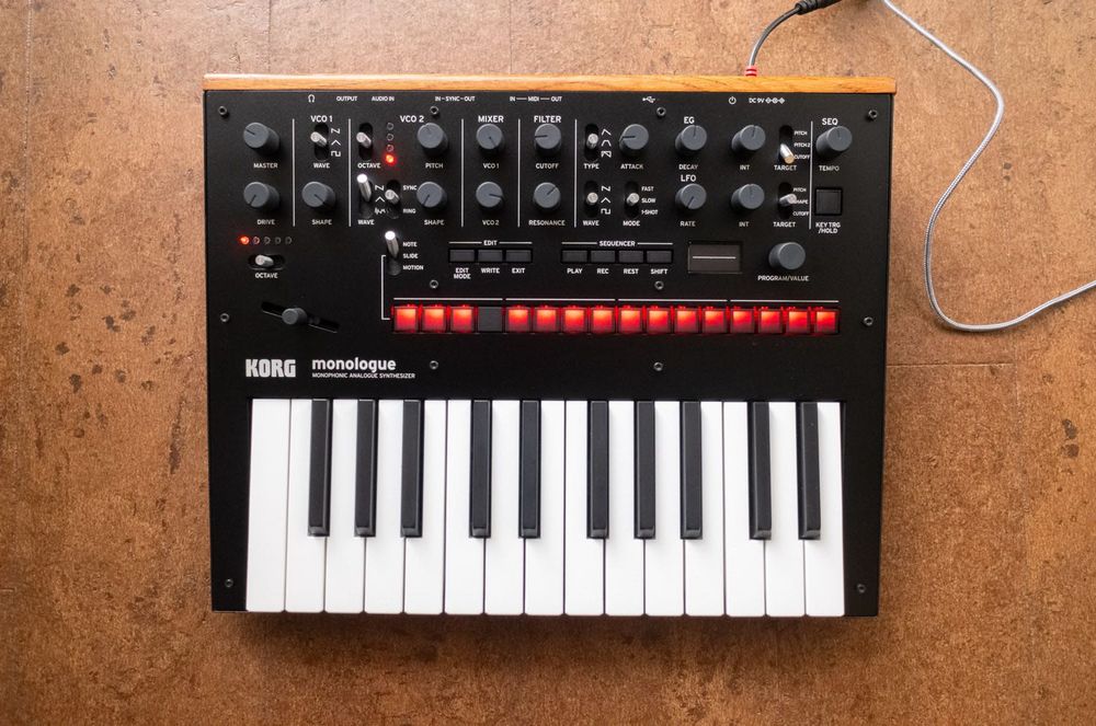 Korg Monologue sintetizador analógico, novo com 3 anos garantia
