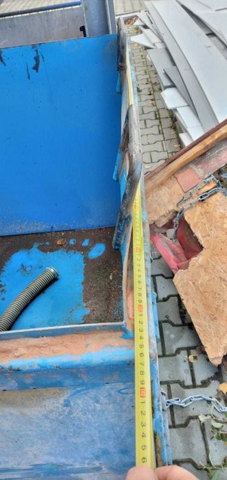 Kontener metalowy z otwieranym dnem i uszami