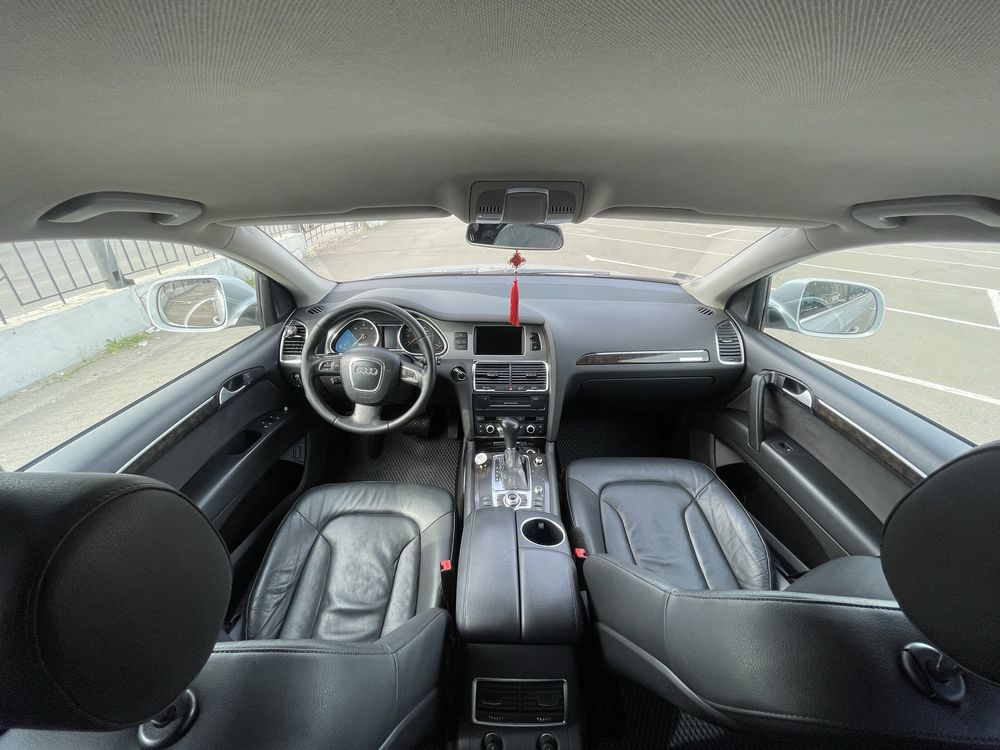 Audi Q7, 2010 европейка