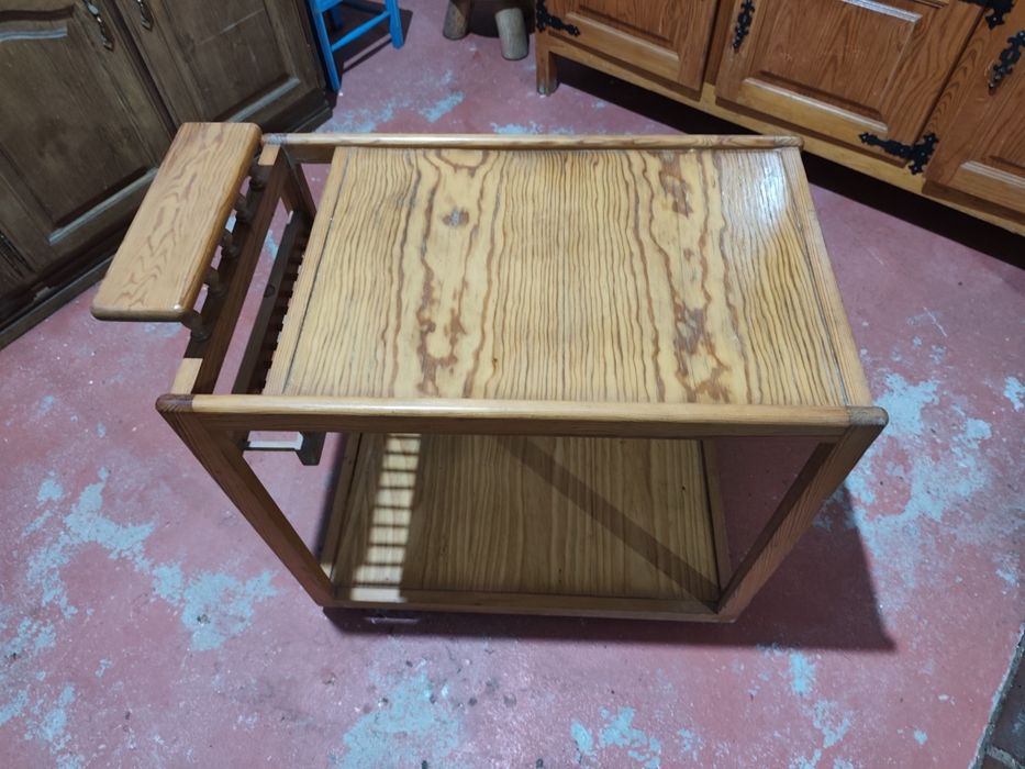 Mini bar, Mesa de apoio