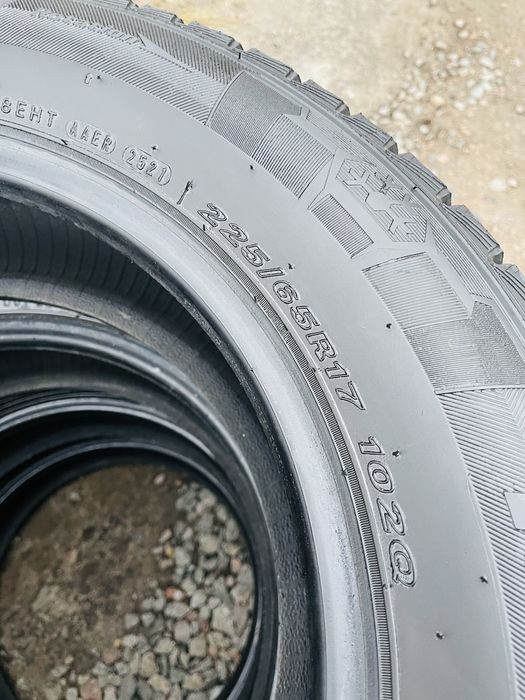 Зимняя резина Roadstone WinGuard ice 225/65/17 102Q