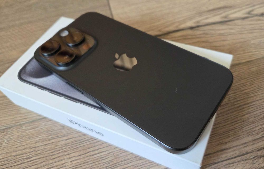 Iphone 15 Pro 128GB - Idealny, Gwarancja + przydatne dodatki