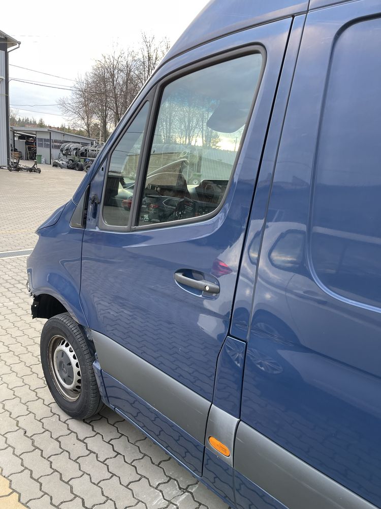 Передні ліві двері Mercedes Sprinter W907 W910
