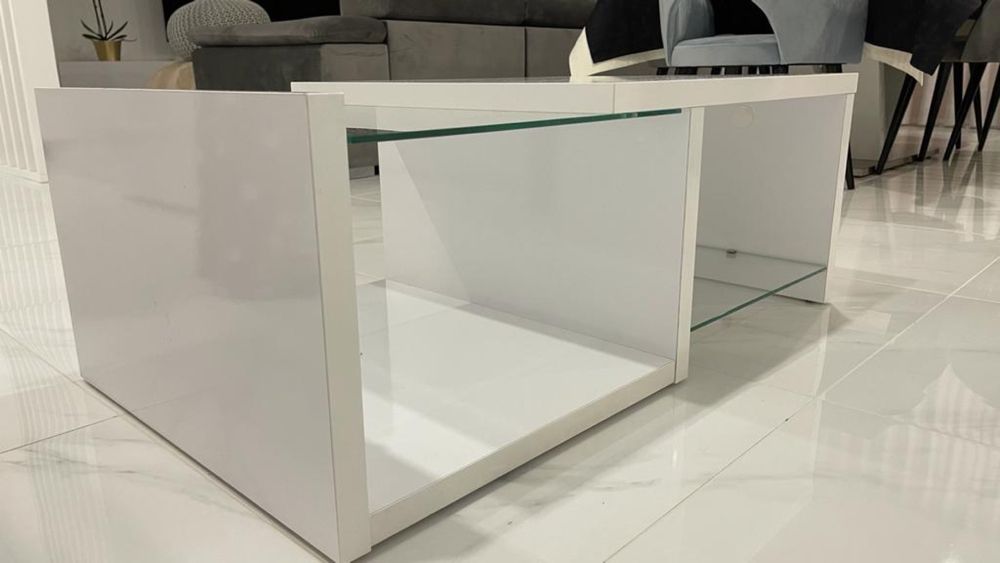 Mesa de centro branco brilho e vidro