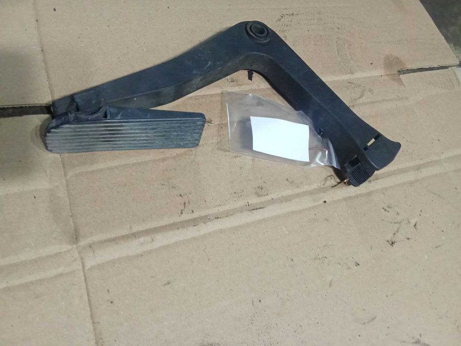 Оригінальна педаль газу LT 35 / Sprinter / Vito 638, стан гарний