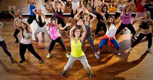 Тренировки танцы Zumba зумба фитнес, Космический м-н, ост. Высотная