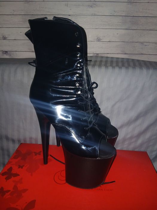 Стріпи Стрипы лакові Pleaser 40 розмір 3йка