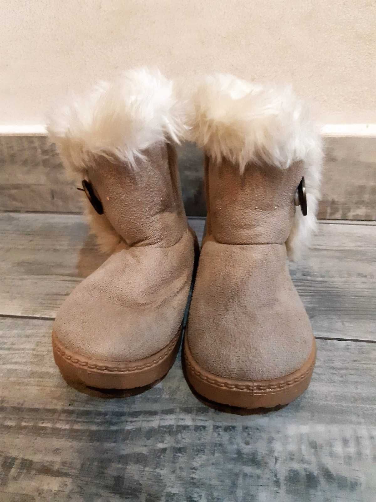 Zimowe buty dziewczęce bamboszki z futerkiem jak emu