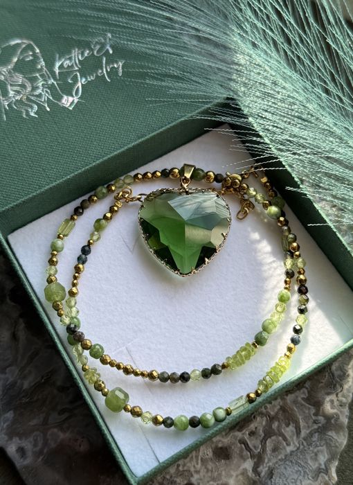 Crystal Hearts. Naszyjnik z kamieni naturalnych. Green stones