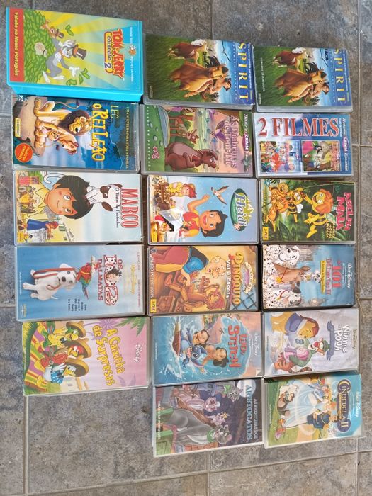 Filmes infantis em cassete VHS