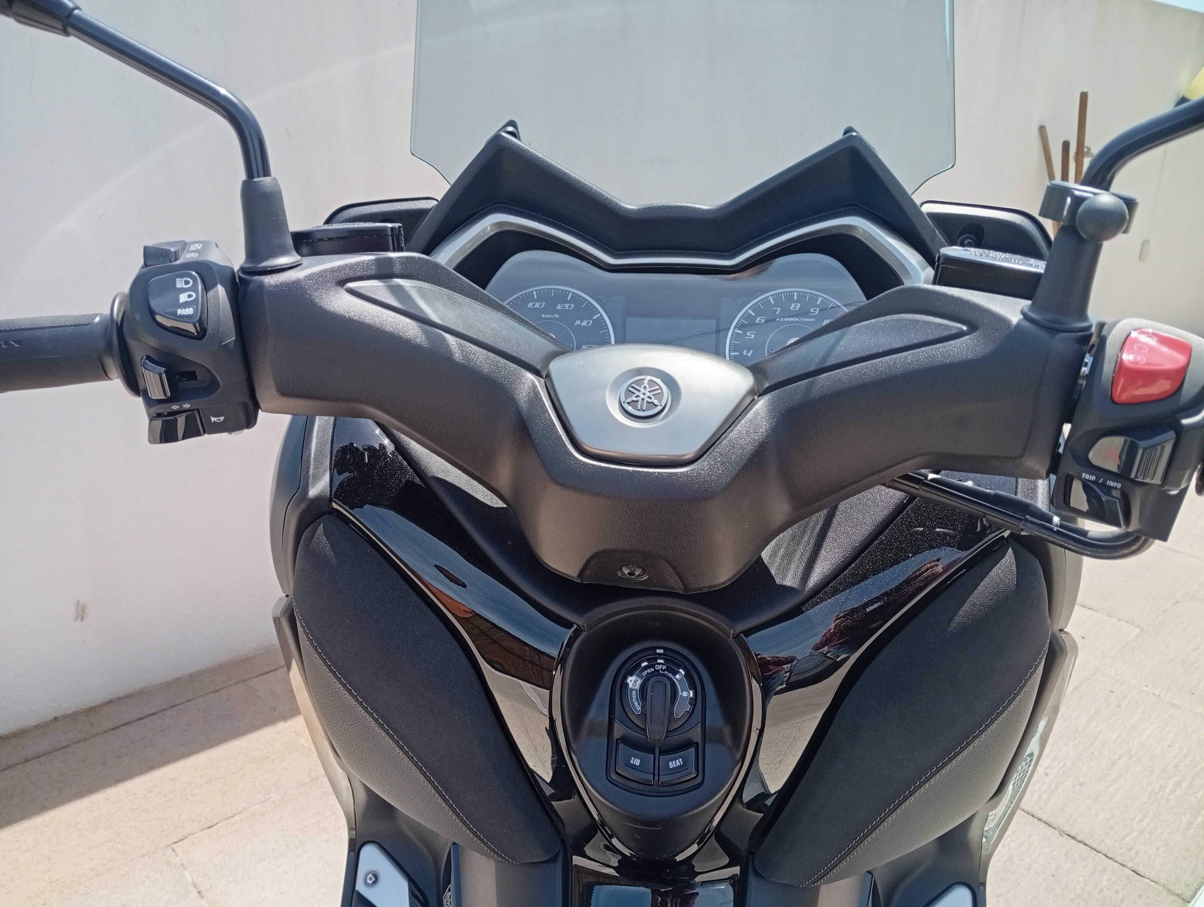 Yamaha XMAX 125 Tech Max com GARANTIA