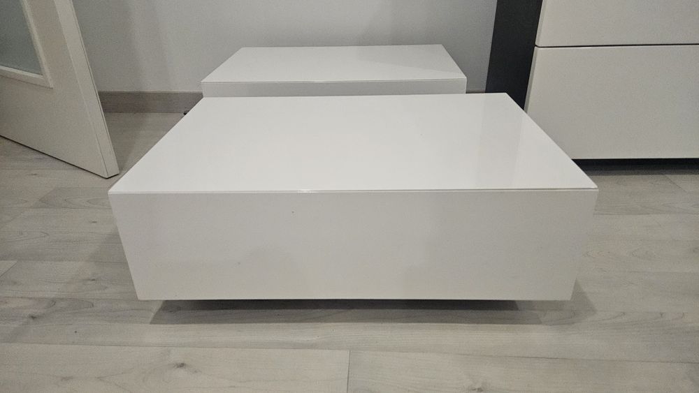 Conjunto comoda e mesas de cabeceira Dicarmo