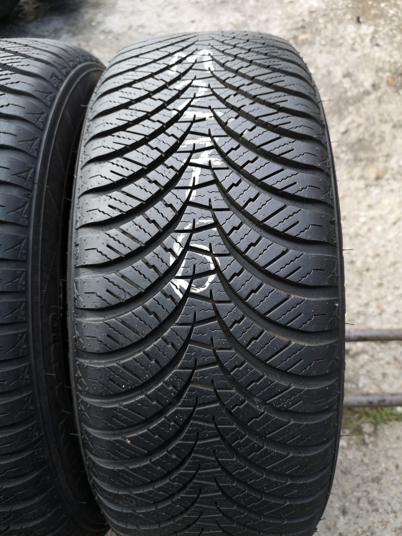 Opony wielosezonowe 185/55/15 Falken 2szt 6,8mm 2021r