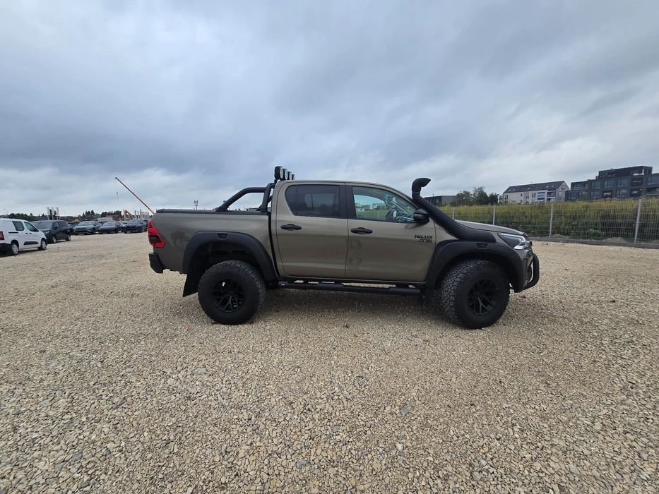 Toyota Hilux Sprzedany!!TOYOTA HILUX - MY25 Wersja Arctic Wyciągarka Of Road