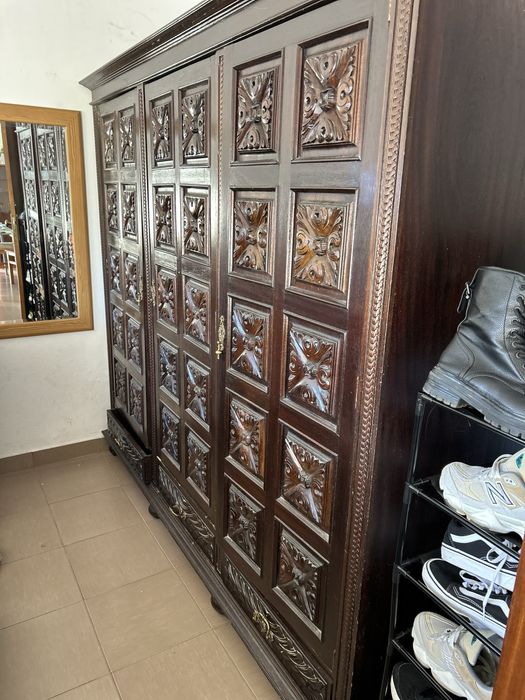 Guarda roupa  tres portas