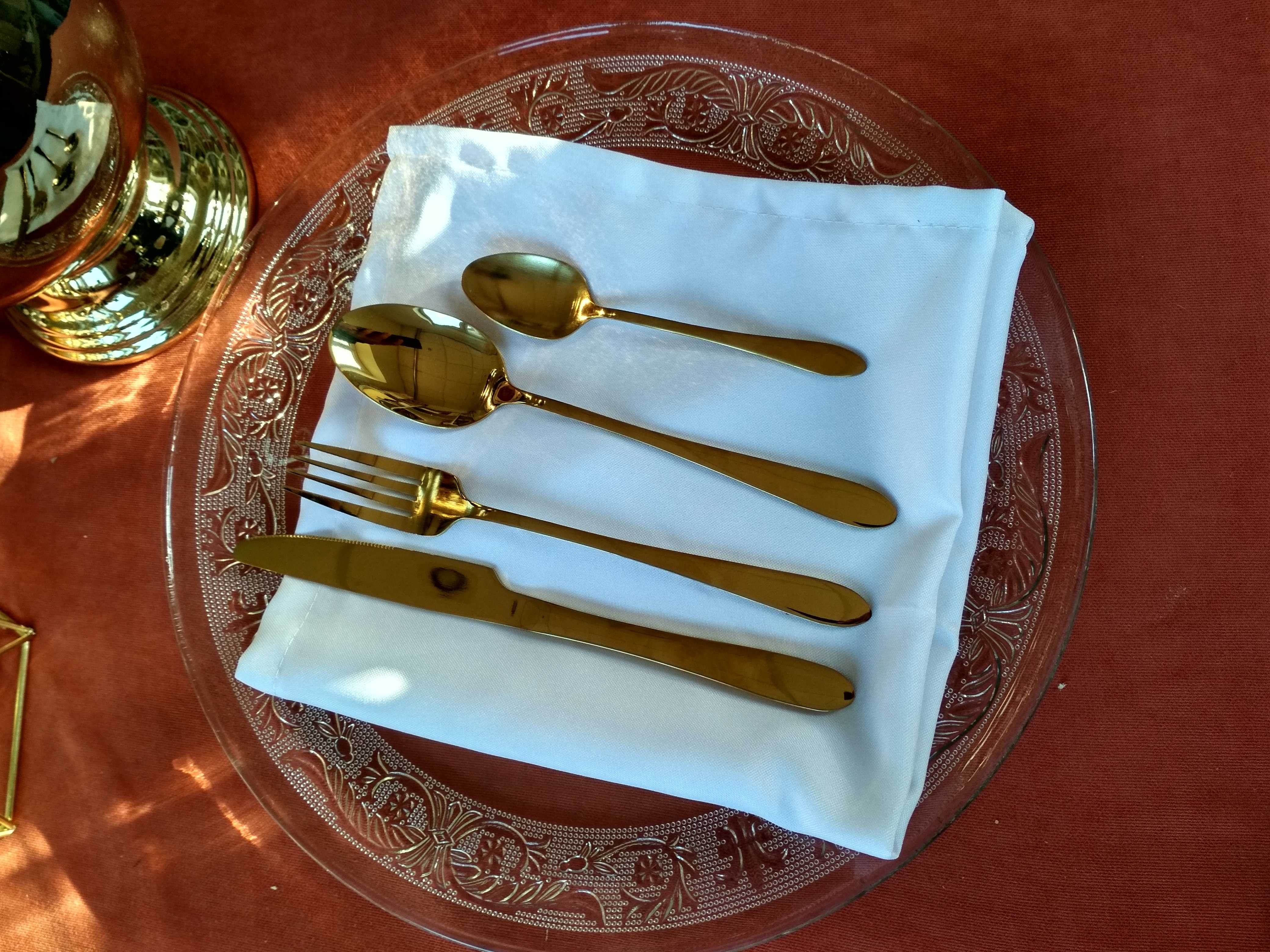 zestaw SZTUĆCE złote eleganckie WYPOŻYCZALNIA ozdoba stołu wesele
