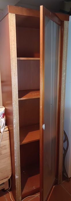 Armario de Prateleiras