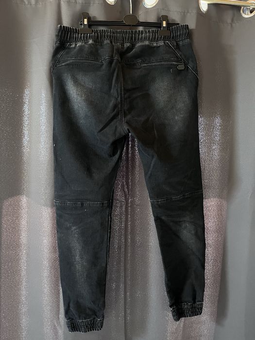 Spodnie joggery szare