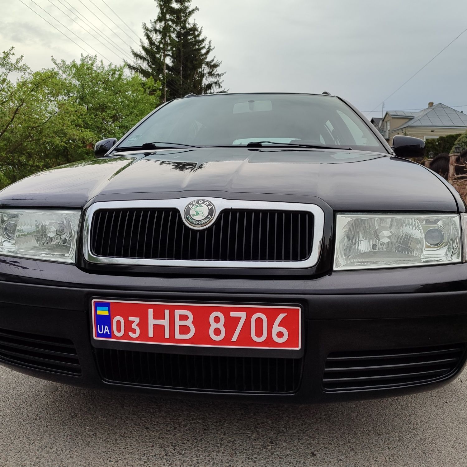 Продам свіжопригнану Skoda Octavia Tour 4750.