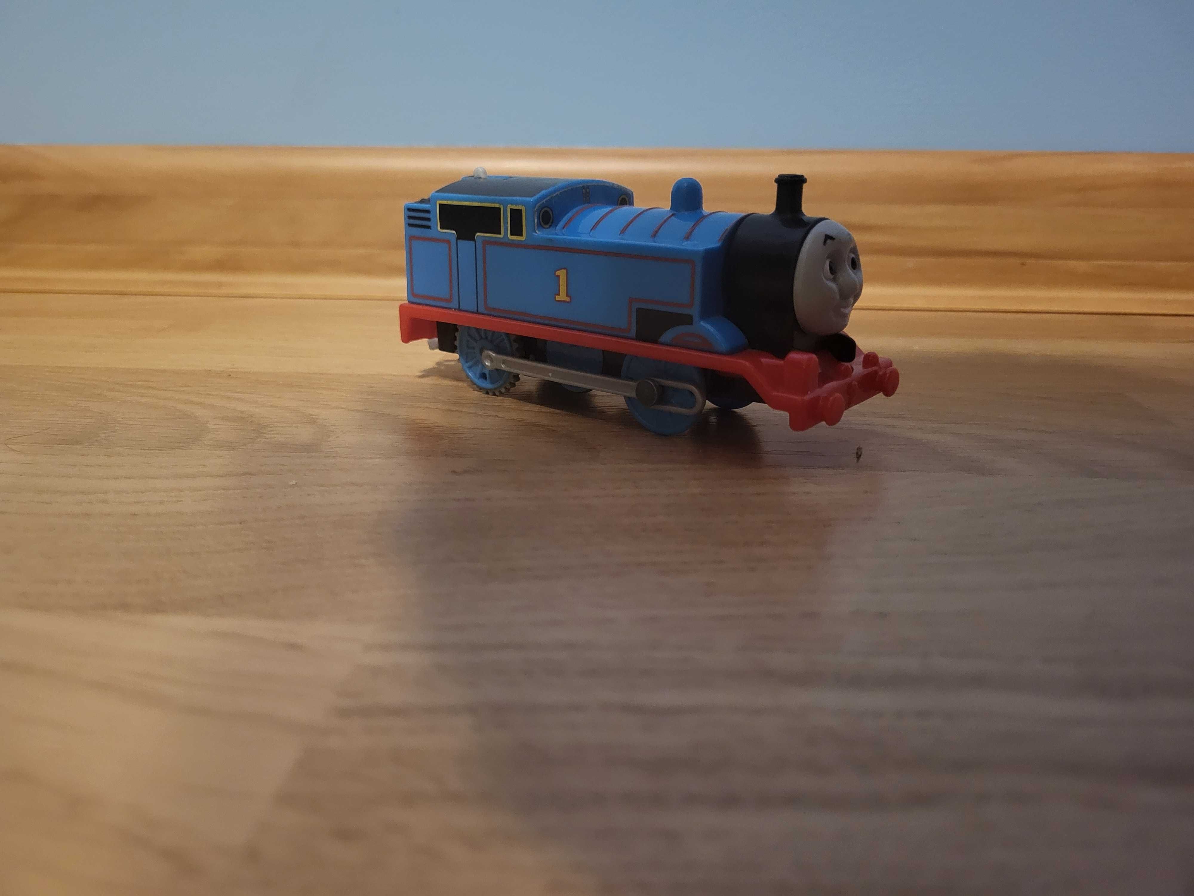 Lokomotywa Tomek Thomas trackmaster z serii Tomek i Przyjaciele